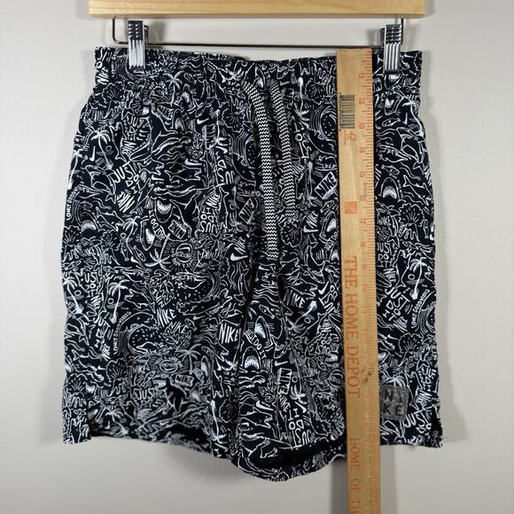 Nike Shark Mens SIZE SMALL Black Shark Icon 6.5" Volley Print Board Trunks Sport - Picture 7 of 12
